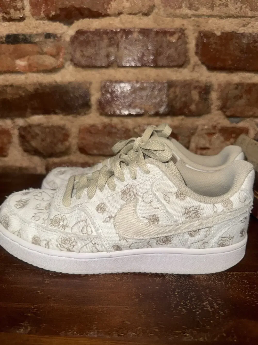 Nike Court Vision Low “Valentine’s Day” Women's Sz 7 Shoes Sneakers DJ9297-100